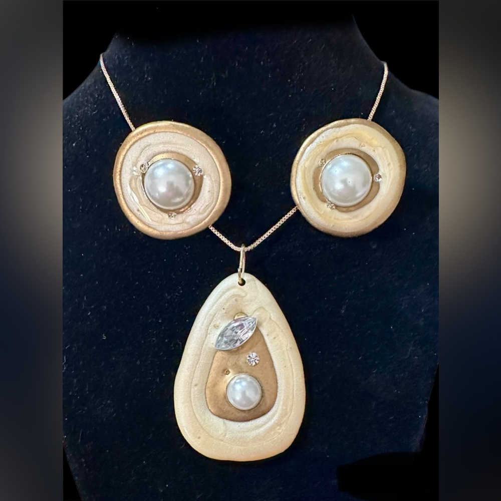VTG Earring Pendant Necklace set creamy off-white, gold, pearl, and crystals.